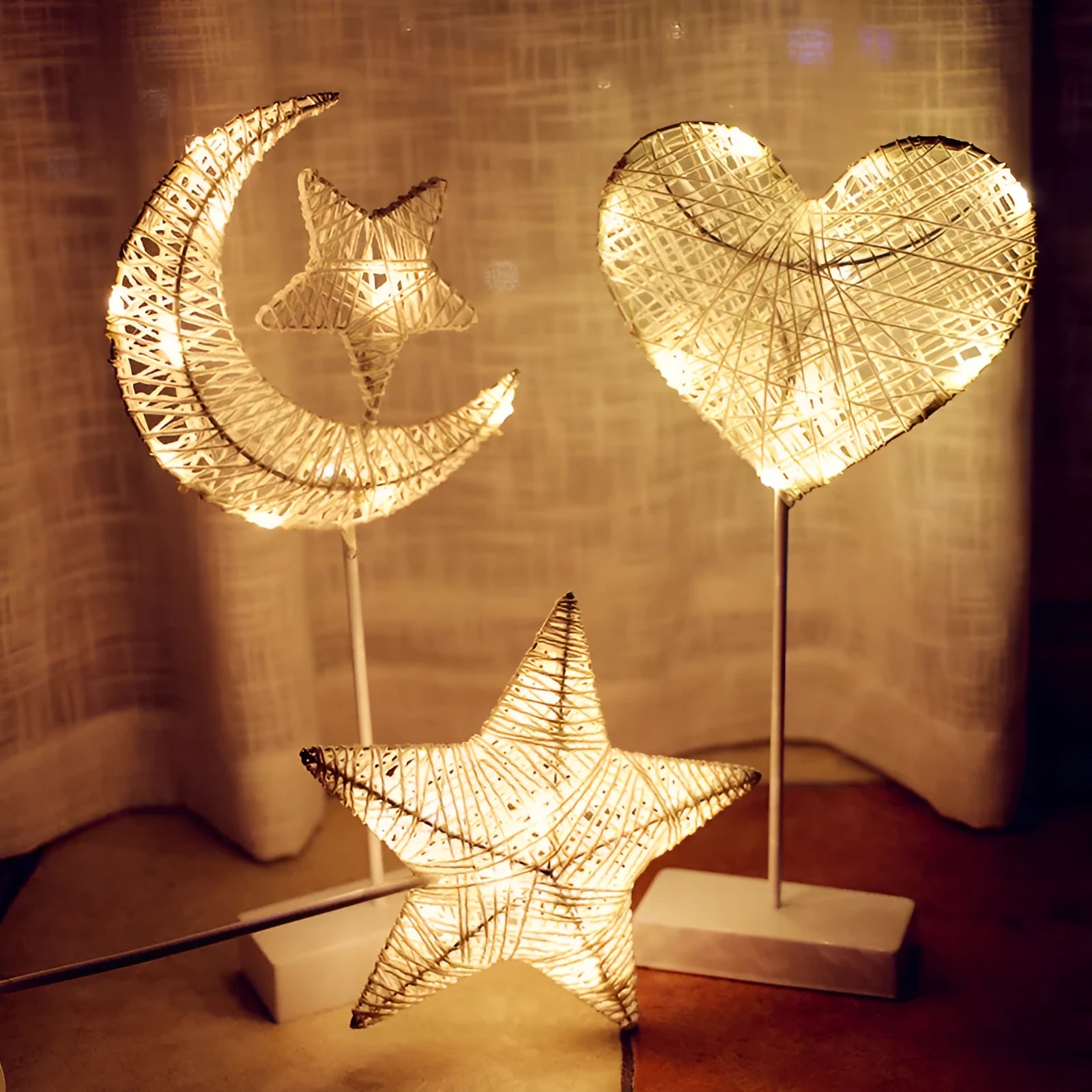 Rattan and copper wire LED decorative lamp in star, heart or moon shape for bedroom