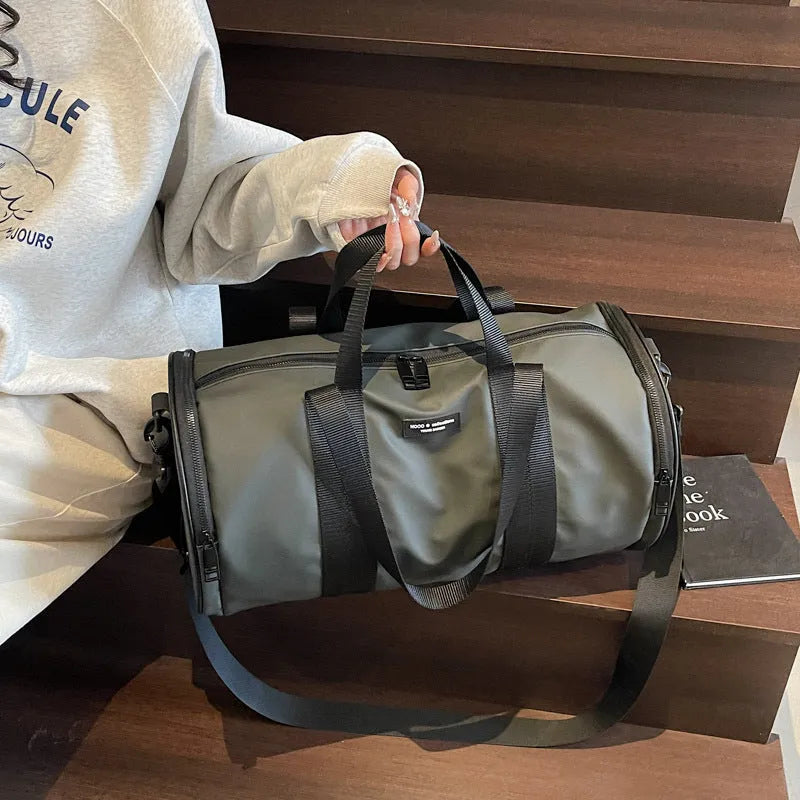 Waterproof Oxford cloth sports handbag in black, dark gold or dark grey for leisure travel