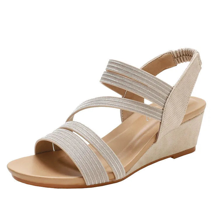 Women's gold platform sandals with an artificial PU upper and a 3-5 cm heel.