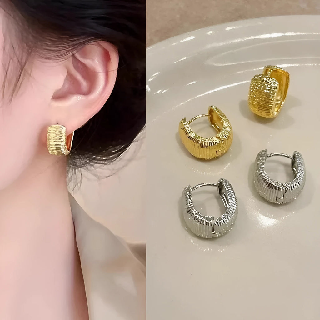 Gold geometric U-shaped alloy ear clip for women with electroplated finish