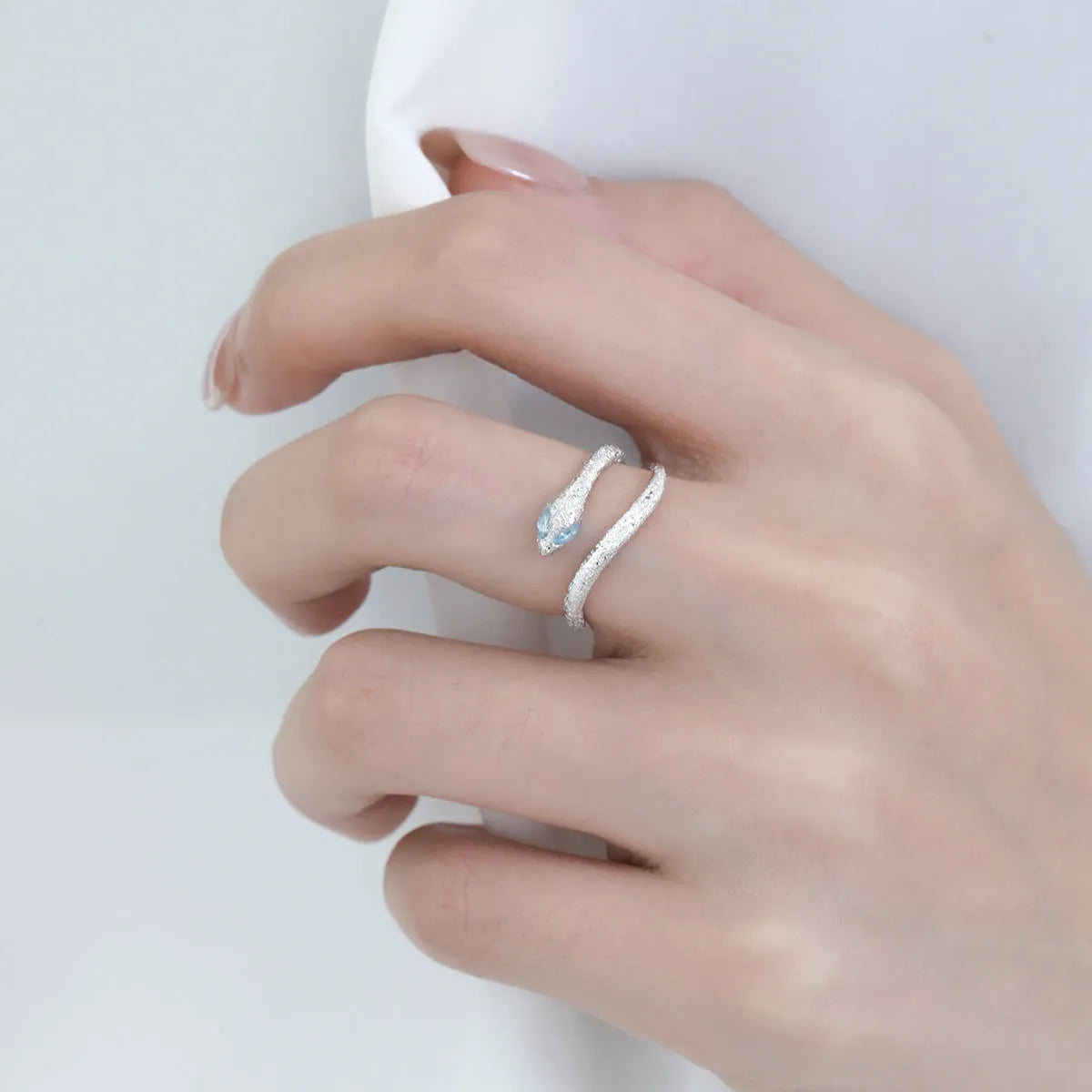 Sterling silver adjustable snake ring with platinum electroplating for women