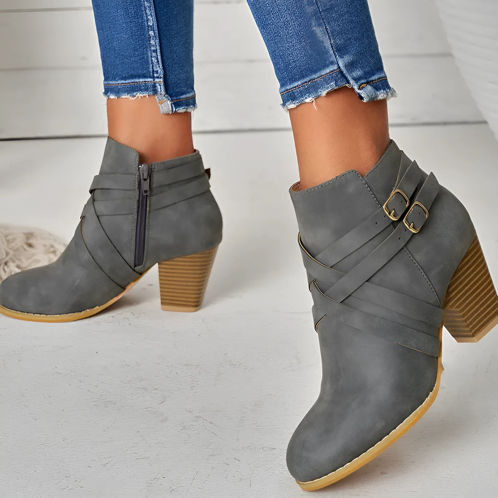 Grey women's plus size short ankle boots with a 7cm chunky heel and side zipper.