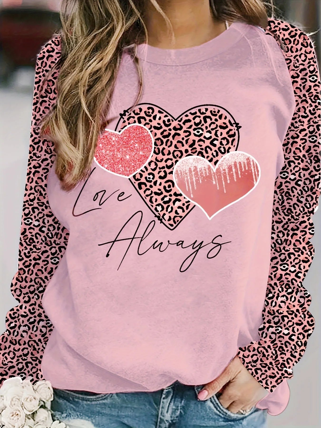 Plus size women's printed long sleeve polyester t-shirt in regular fit sweatshirt style