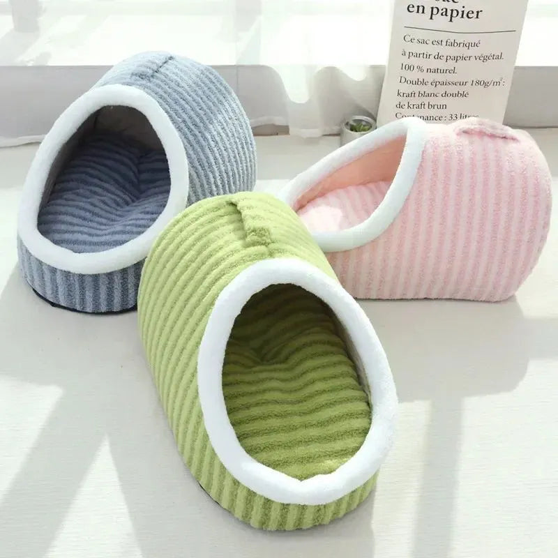 Thickened 3D dog bed with removable sponge in striped pattern