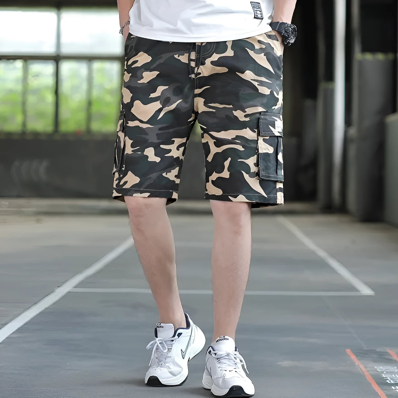 Men's loose Korean style trousers in chemical fibre blend fabric available in four colours