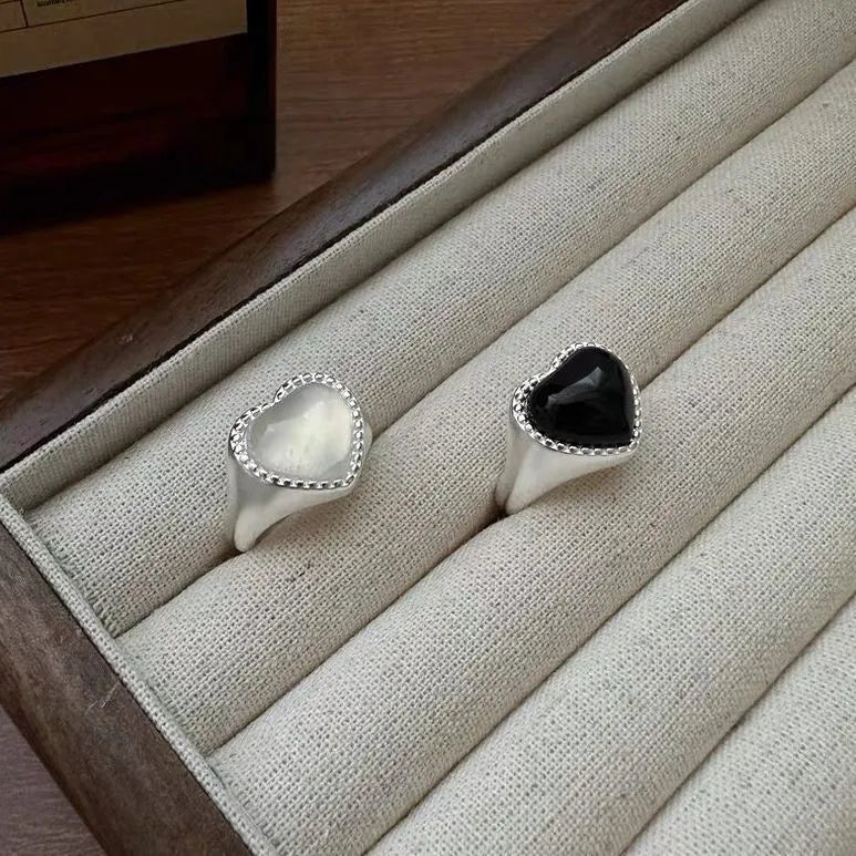 S925 sterling silver ring with heart-shaped black agate stone and adjustable open mouth design