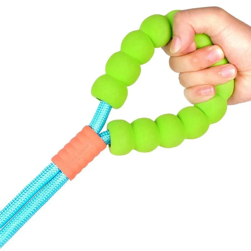 140 cm nylon dog leash with foam anti-slip handle in four colour options