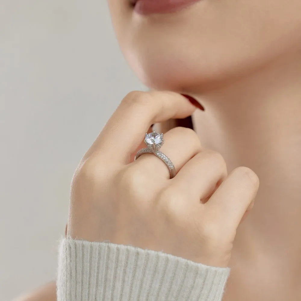 Pure silver women's ring with electroplated platinum or rose gold finish, geometric round design, sizes 5 to 9