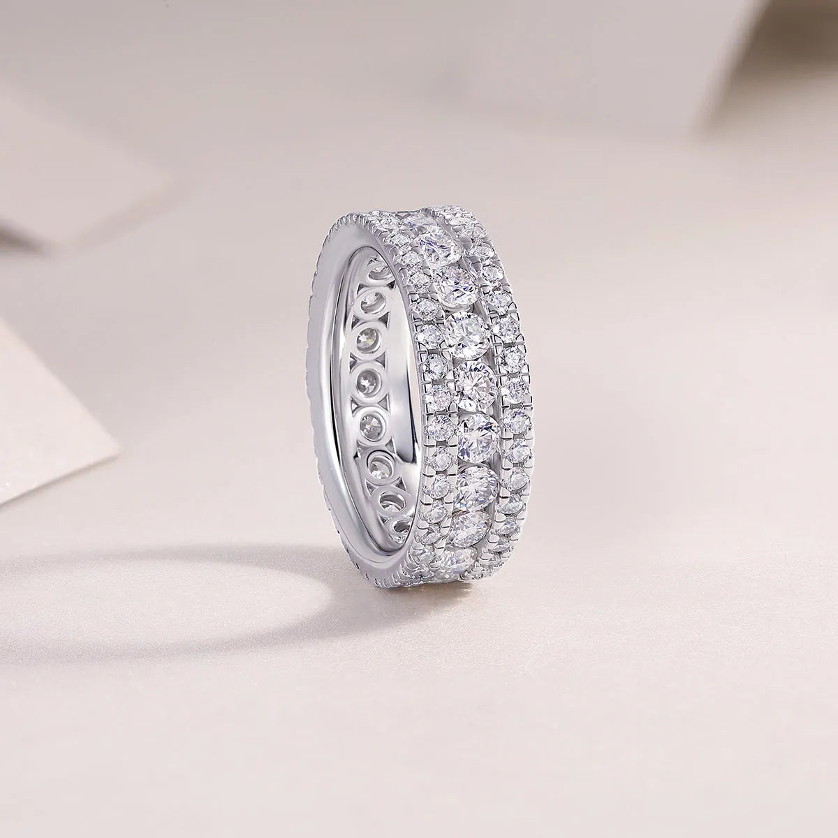 Moissanite wedding ring set in S925 silver with platinum plating, sizes 5 to 9, gift box and GRA certificate