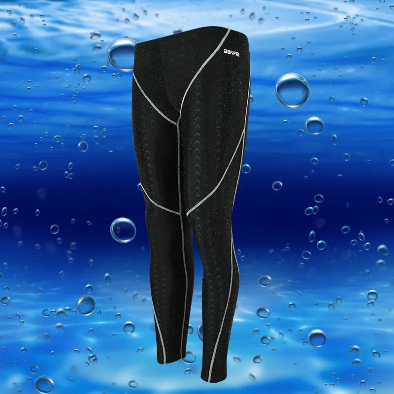 Men's nylon cropped swimming trunks in briefs style with sun-proof fabric