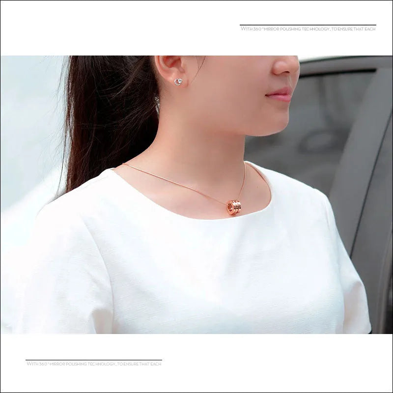 Titanium steel screwdriver necklace with 18K gold plating in rose gold colour on 45cm chain