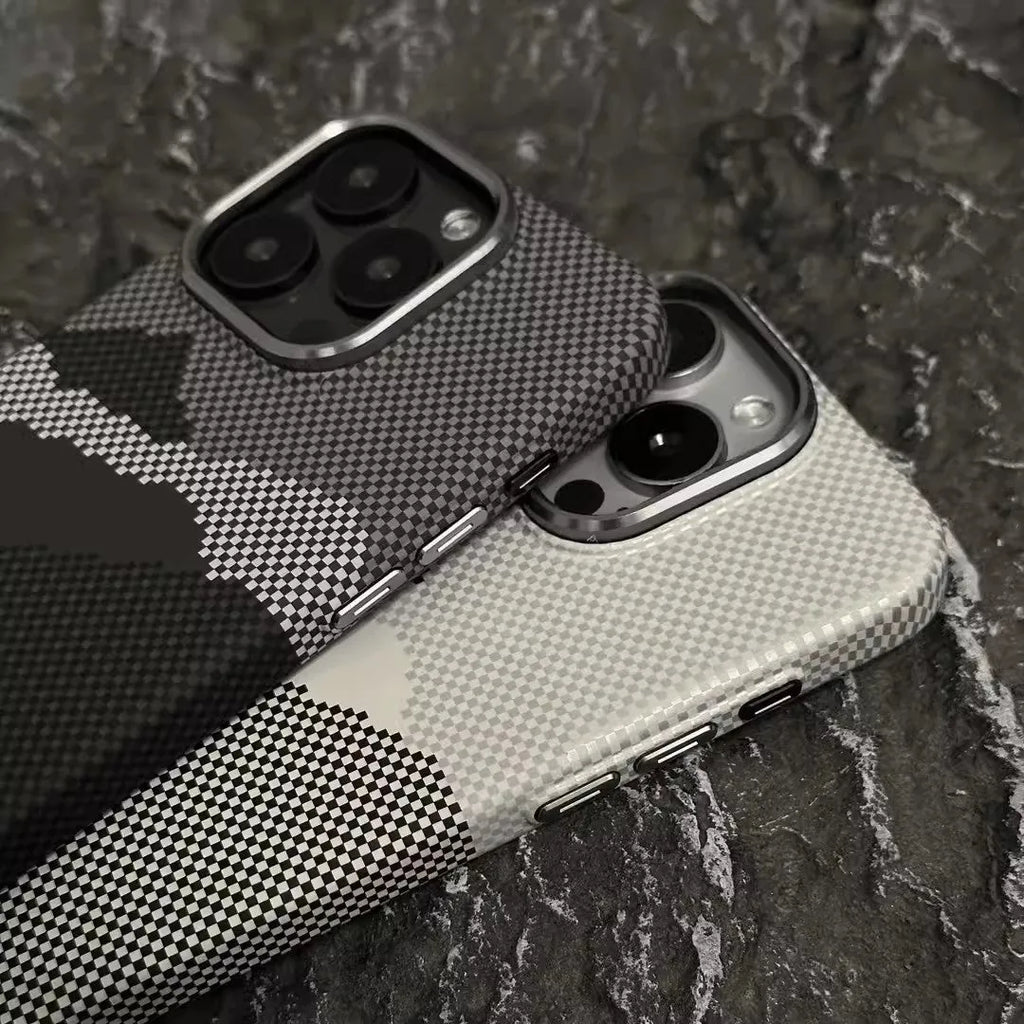Luminous magnetic PC protective phone case for iPhone 15 Pro Max Alpine black pattern shockproof anti-fall