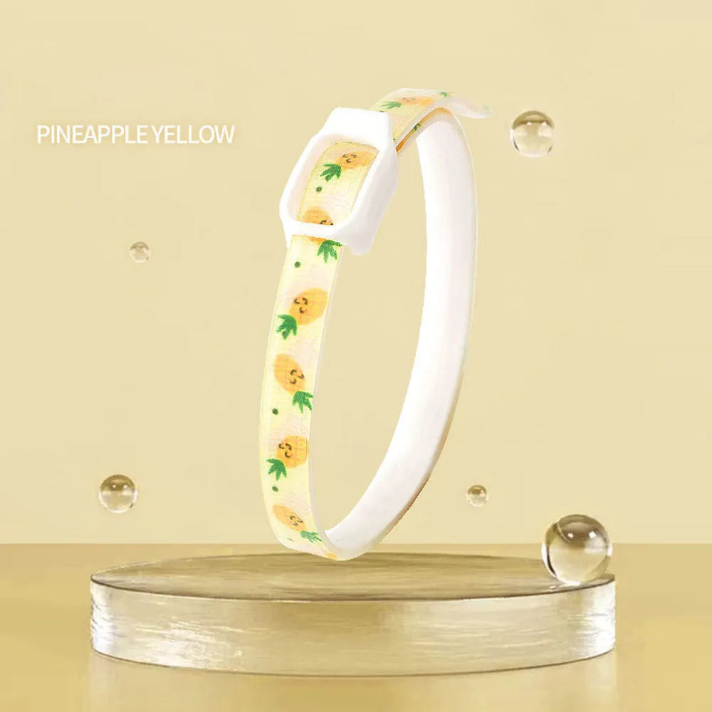 Adjustable pet flea collar for dogs and cats in green, pink, and yellow, sizes S M L