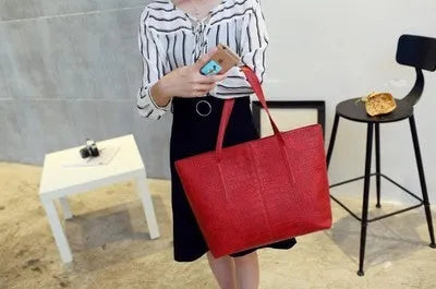 Women's simple fashion shoulder bag handbag in black and grey Europe design for spring summer 2021
