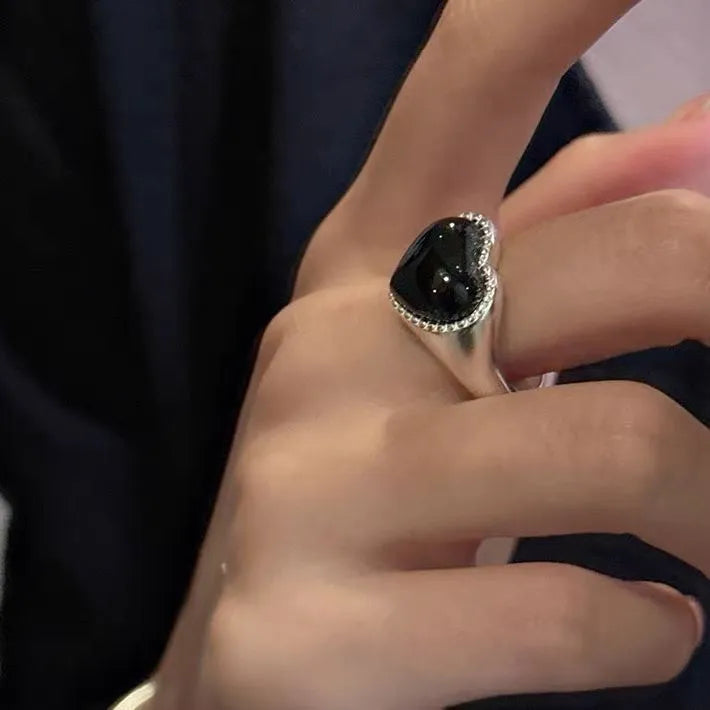 S925 sterling silver ring with heart-shaped black agate stone and adjustable open mouth design