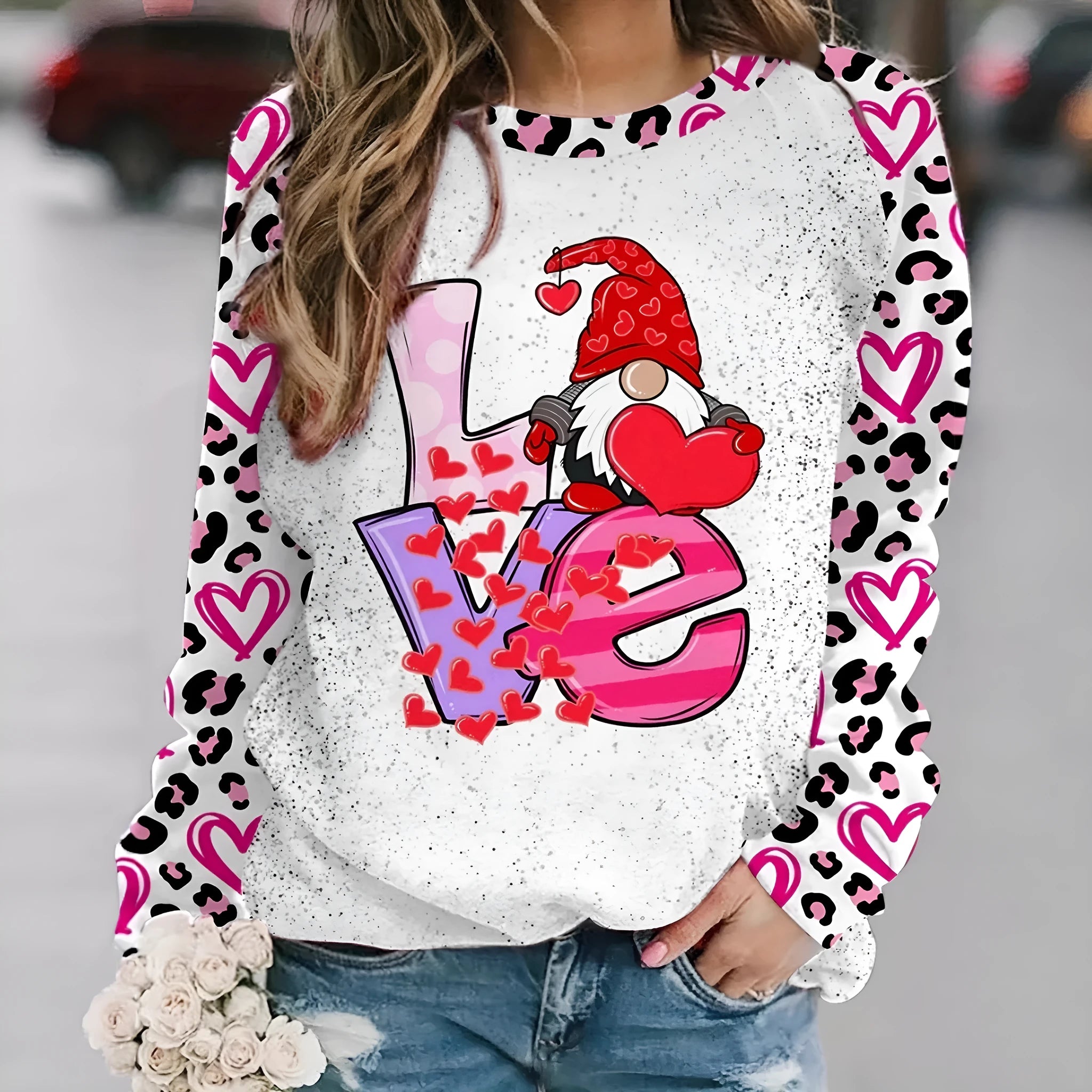 Plus size women's printed long sleeve polyester t-shirt in regular fit sweatshirt style