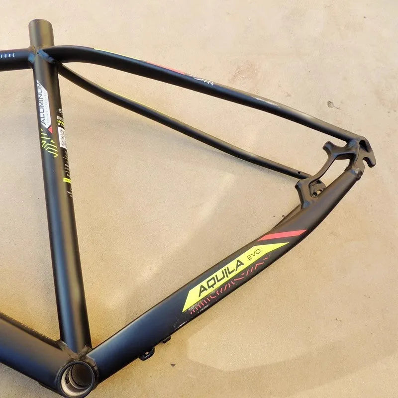 Black green 29-inch aluminium mountain bike frame with inner cable routing and disc brake mounts