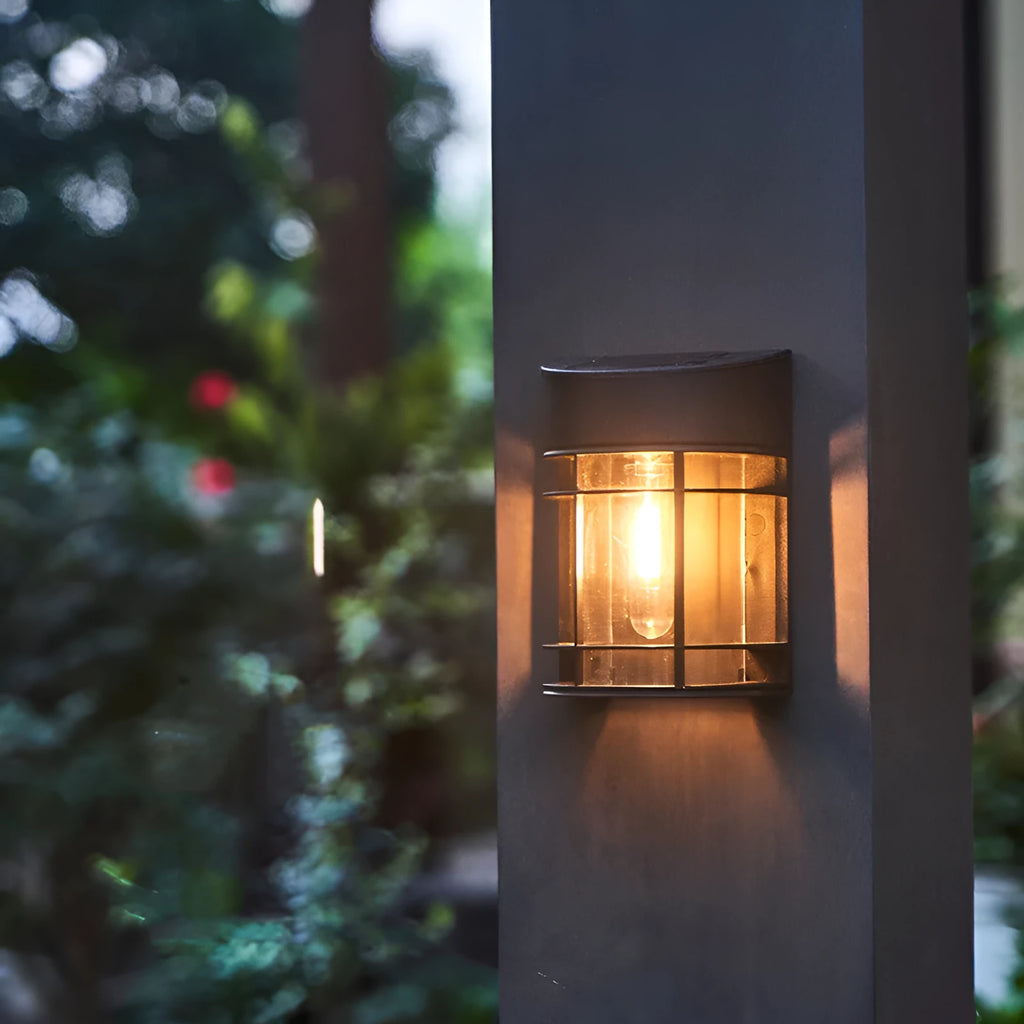 Solar-powered outdoor wall light with IP65 waterproof housing and monocrystalline solar panel