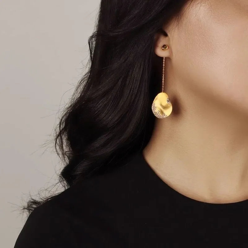 Asymmetric floral earrings with zircon mosaic in gold and silver colour options