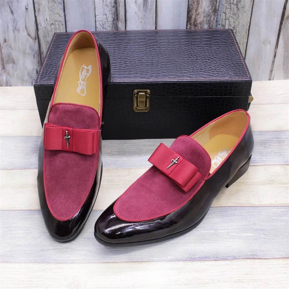 Men's low-top patent leather shoes in black with a tassel detail and rubber sole.