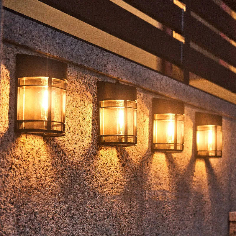 Solar-powered outdoor wall light with IP65 waterproof housing and monocrystalline solar panel