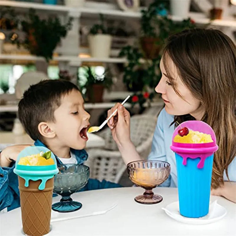 Blue 500ml slushy maker cup with quick-freeze function for homemade smoothies and ice cream.