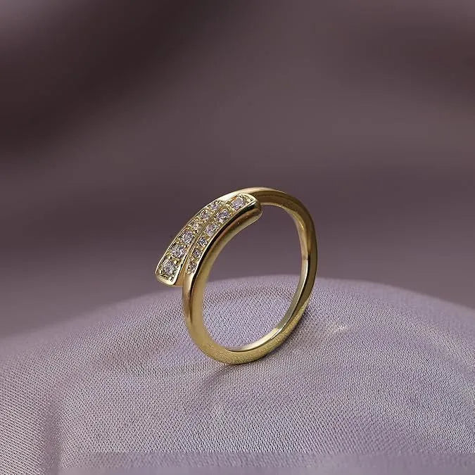 Geometric alloy toe ring with real gold plating and decorative rhinestone or water drop design