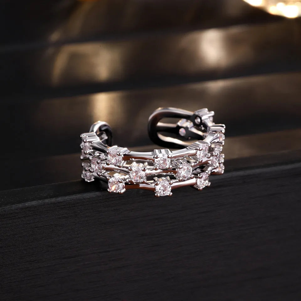 Light luxury geometric forefinger ring for women in gold colour - environmentally friendly copper gold plated with electroplating finish