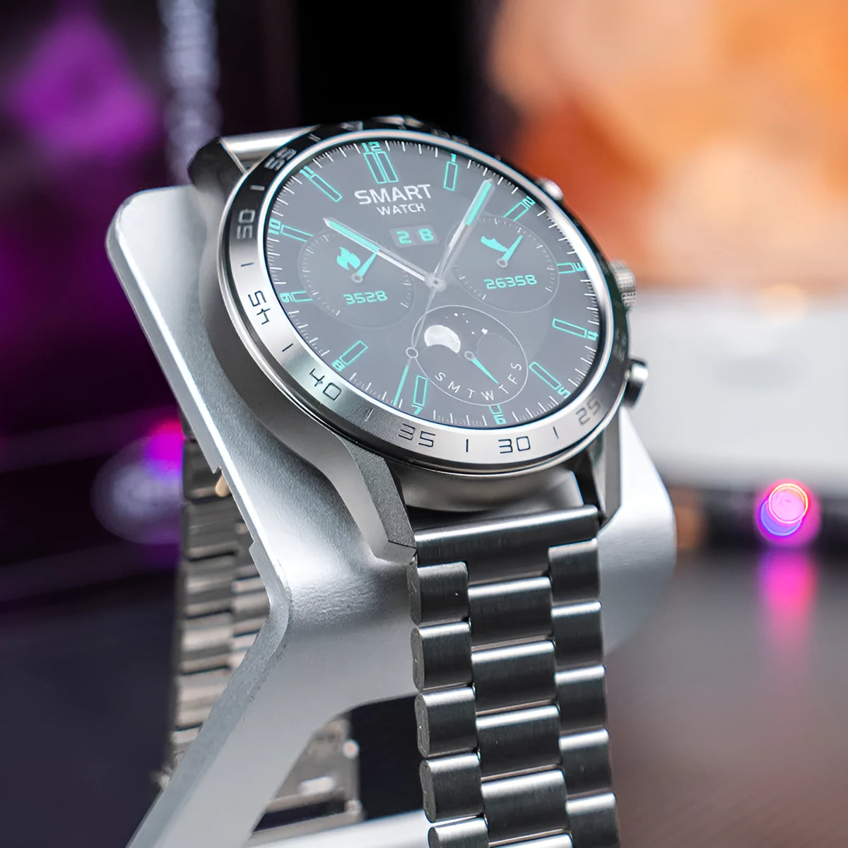 DT70 smartwatch with Bluetooth calling, heart rate monitoring, and sleep tracking