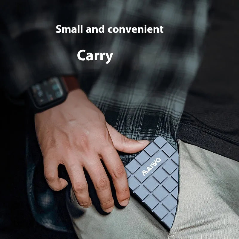 USB4 hard disk enclosure for NVMe SSDs with aluminium alloy casing showing dimensions