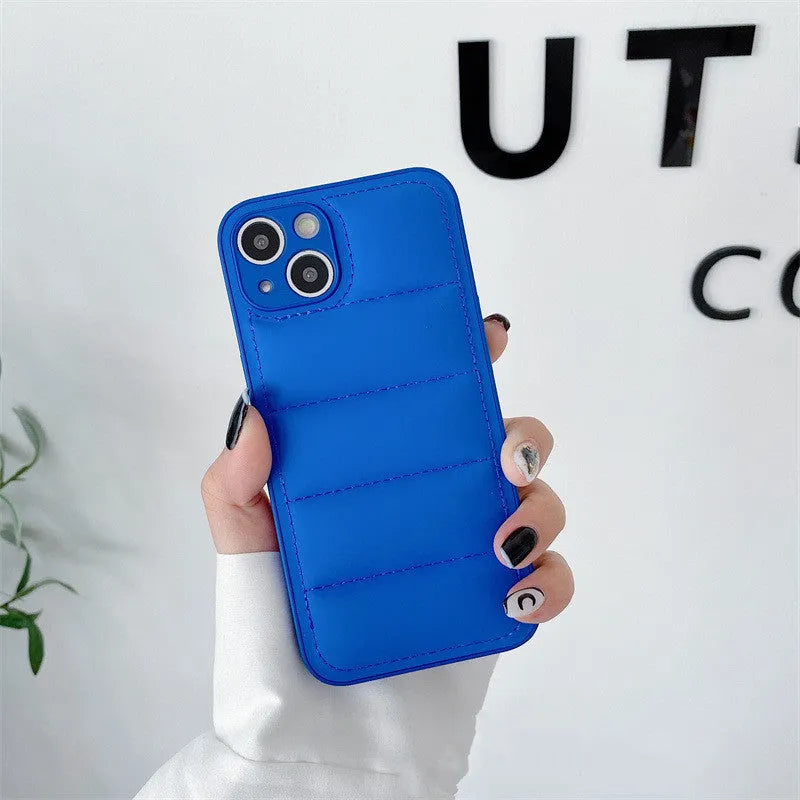 Solid colour TPU and PC back cover phone case for iPhone 14, 14 Pro, 14 Pro Max and 14 Plus in black, yellow, orange, green, blue, silver and white