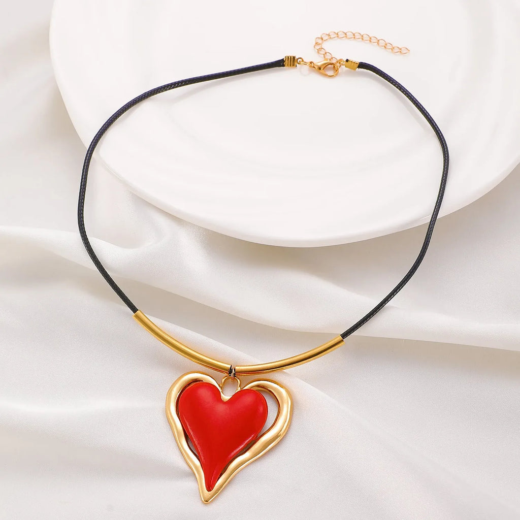 Minimalist exaggerated big heart pendant necklace for women, alloy electroplated, adjustable 51-60cm chain, black colour option