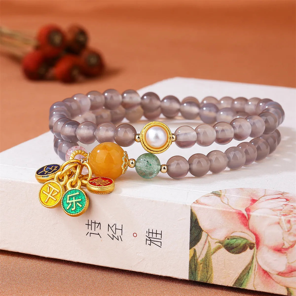 Handmade natural gray agate women's bracelet with two-circle retro design and safe happy charm