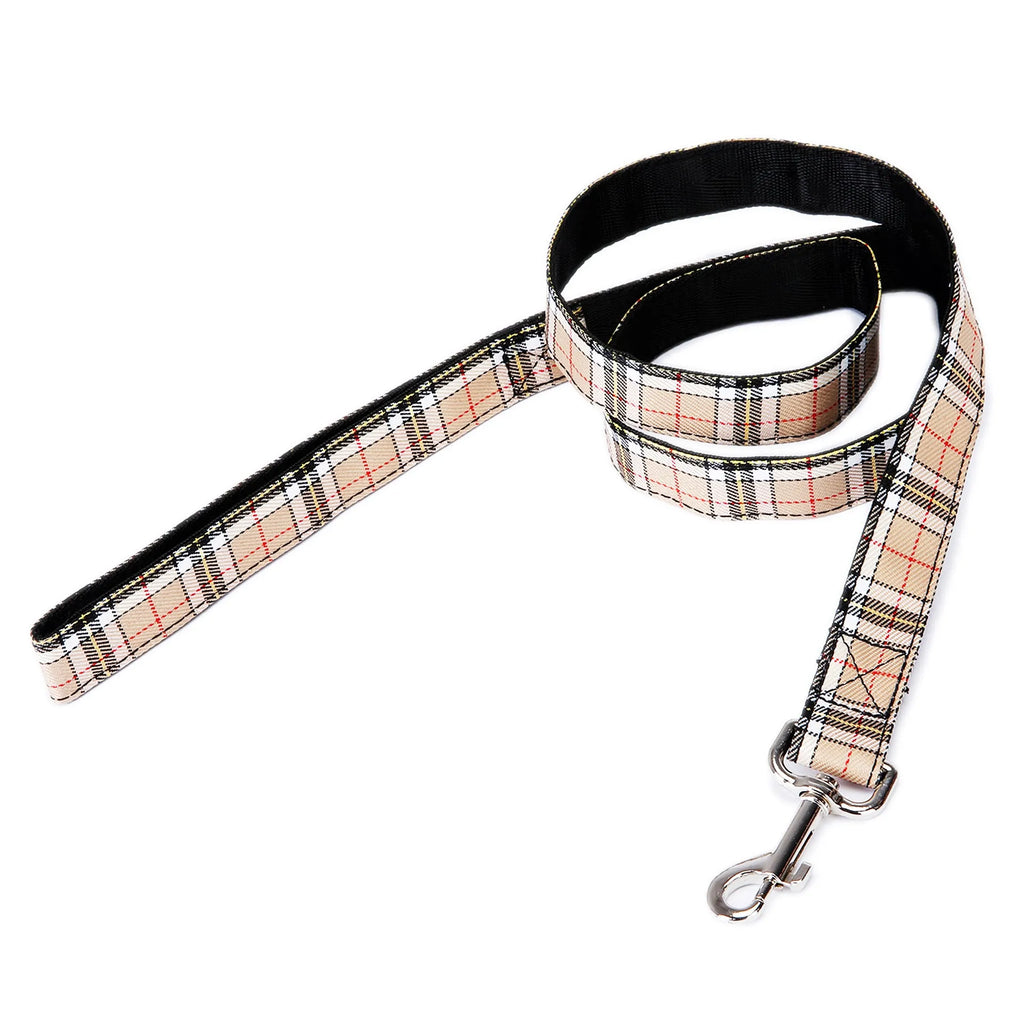 Black plaid stripe imitation nylon pet traction rope showing its 120 cm length.