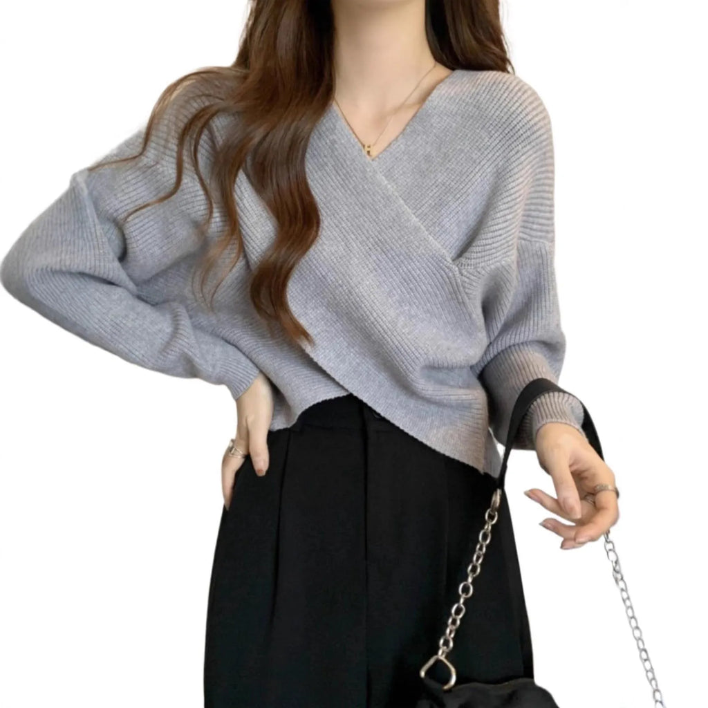 Lazy short sweater design blouse in loose fit, long sleeves, available in five colours including black and white, size S to L