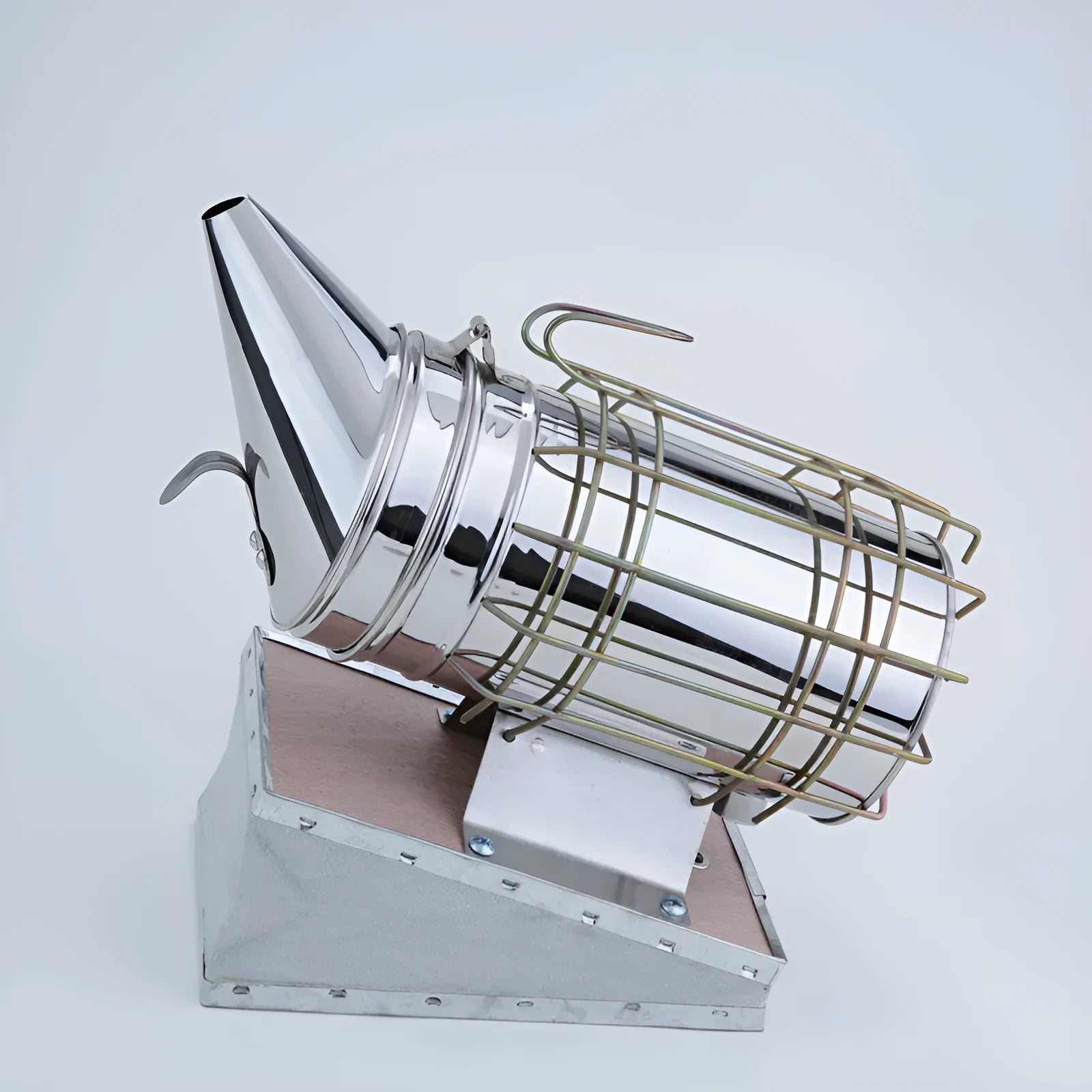 Stainless steel manual bee smoker with leather bellows for beekeeping hive management