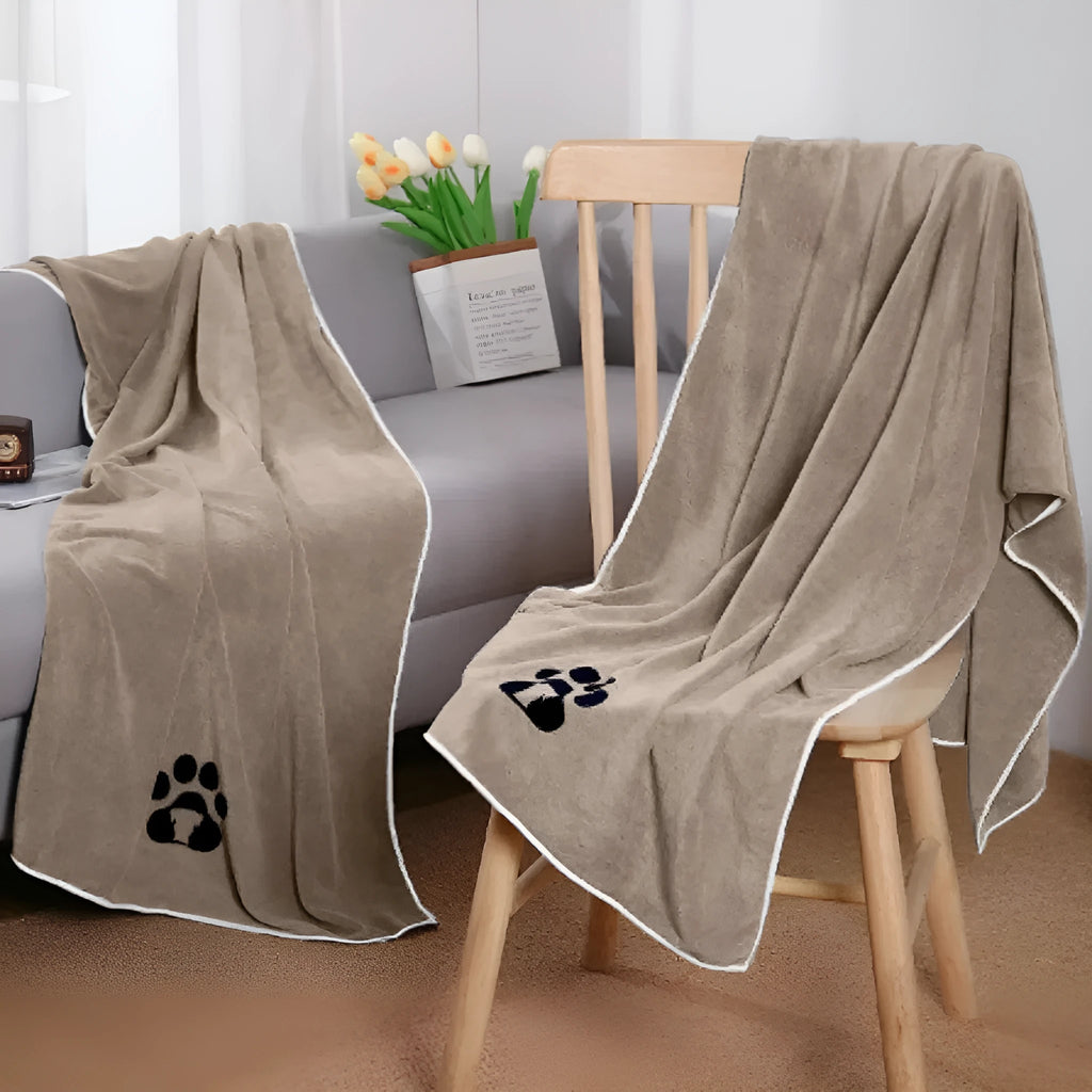 Brown ultra-fine fibre dog towel, water absorbing and quick drying, available in 35x75cm and 50x100cm sizes