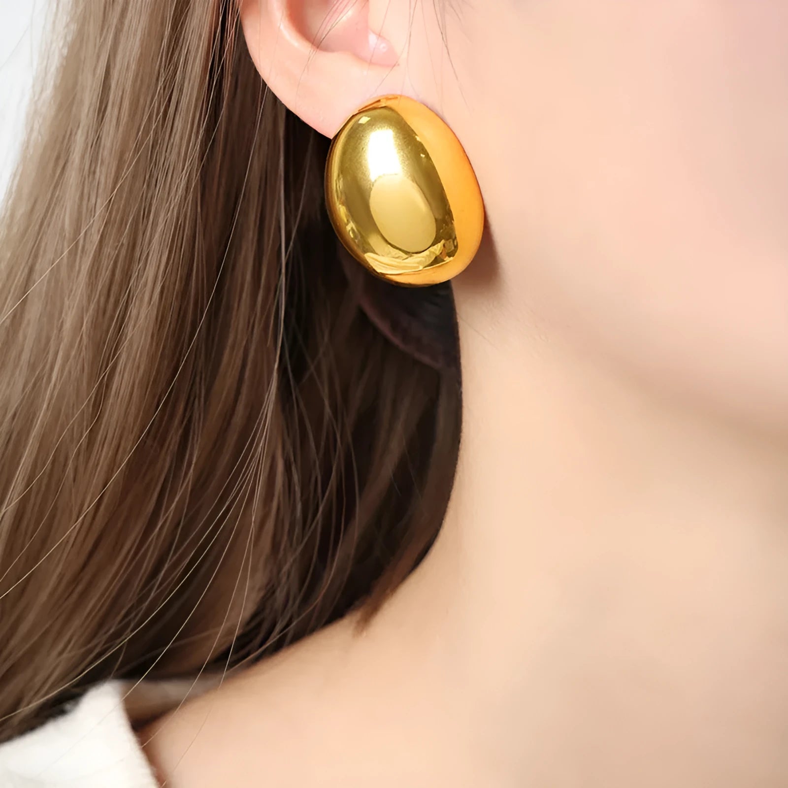 Geometric line design stainless steel ear studs with a glazed electroplated finish in colour DFE139.
