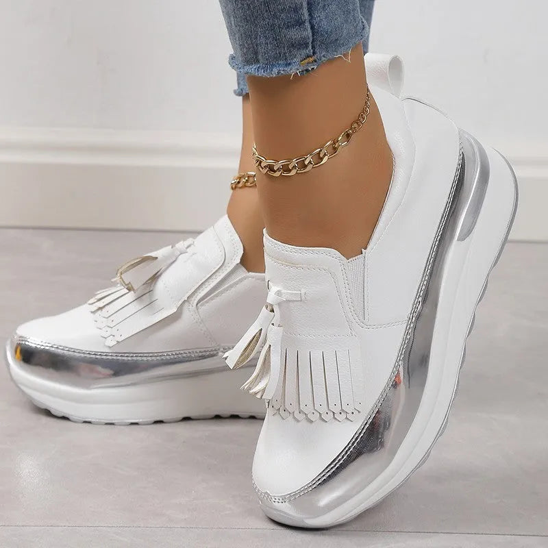 Women's black platform casual shoes with tassel decoration and wedge heel