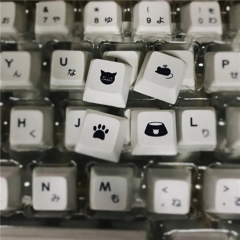 White Japanese PBT keycap full set with 100 keys and sublimation printing for mechanical keyboards.