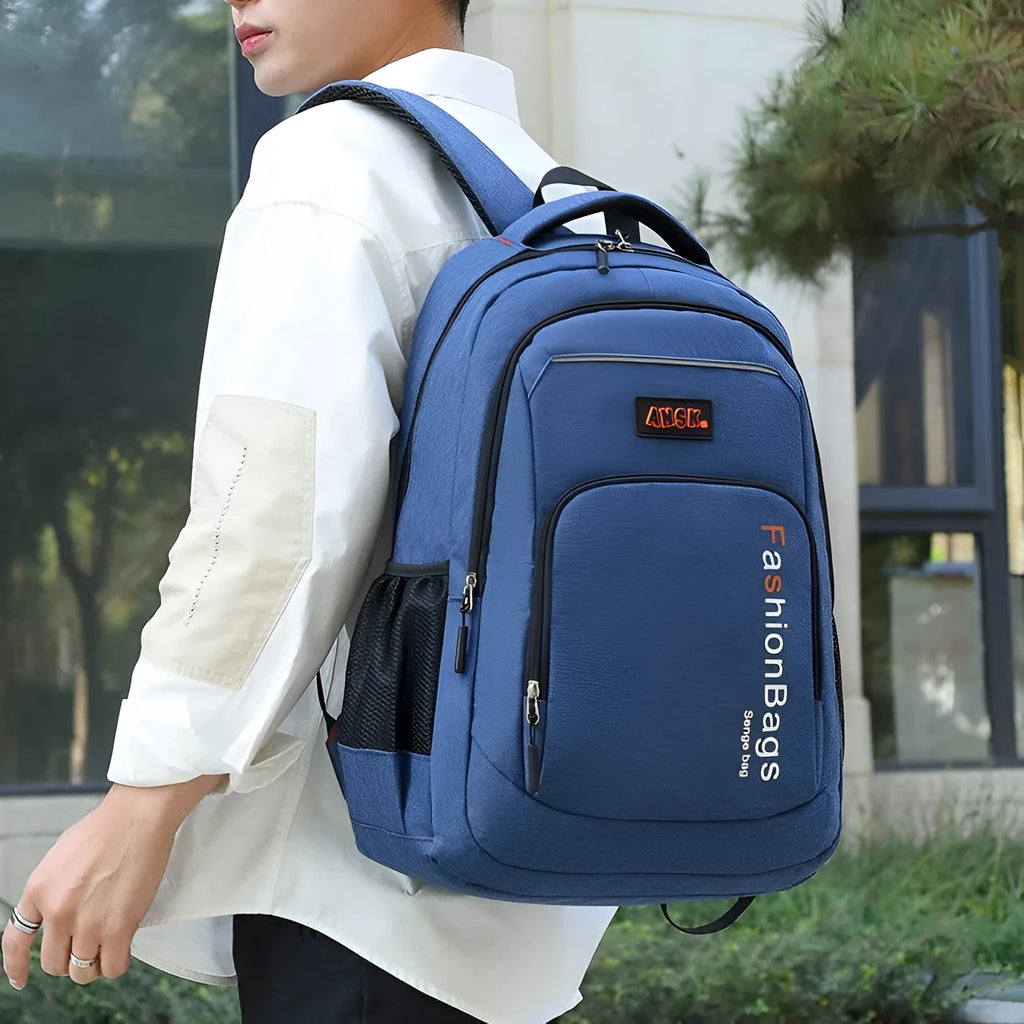 Street trend fashion backpack in nylon with organisational compartments and 20L capacity