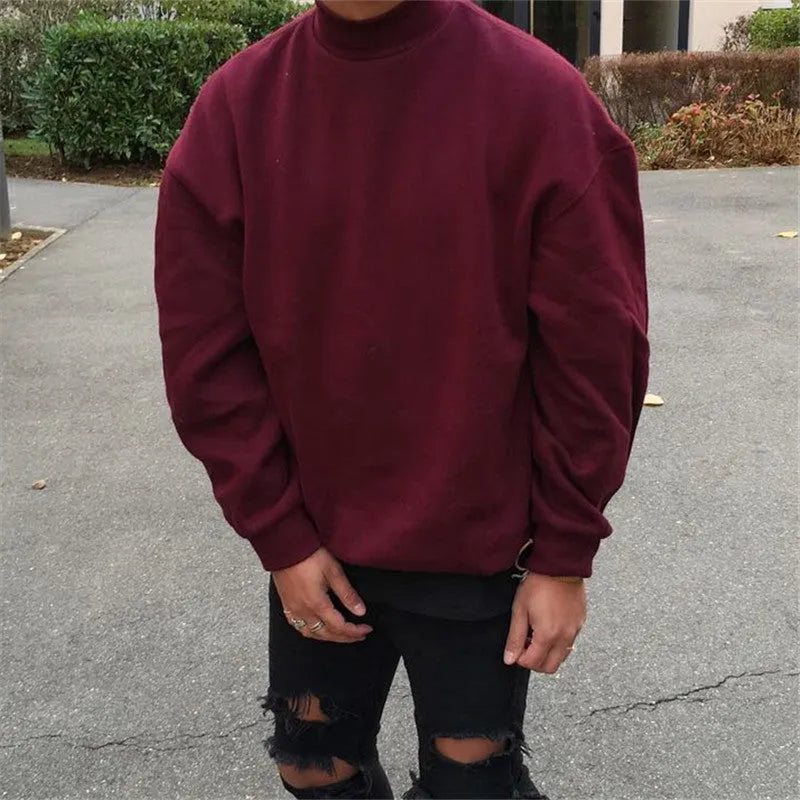 Solid colour men's round neck sweater in wine red, long sleeves, loose fit, plain knit polyester top