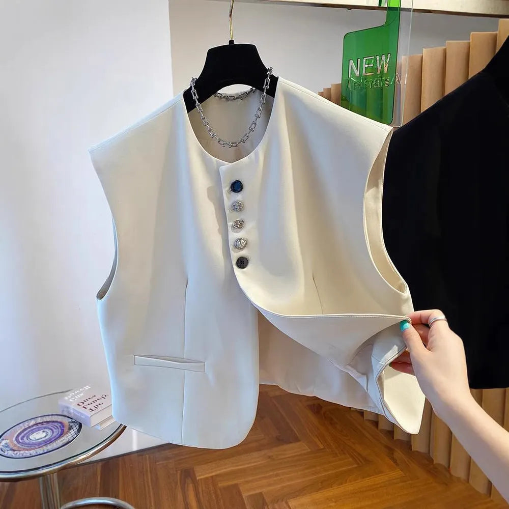 Loose-fitting beige waistcoat bandage dress with pockets on a hanger.