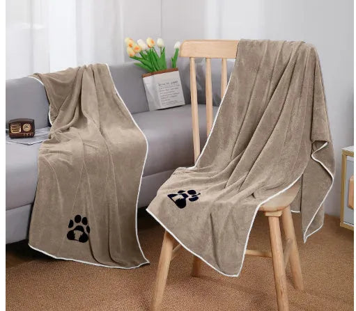 Brown ultra-fine fibre dog towel, water absorbing and quick drying, available in 35x75cm and 50x100cm sizes