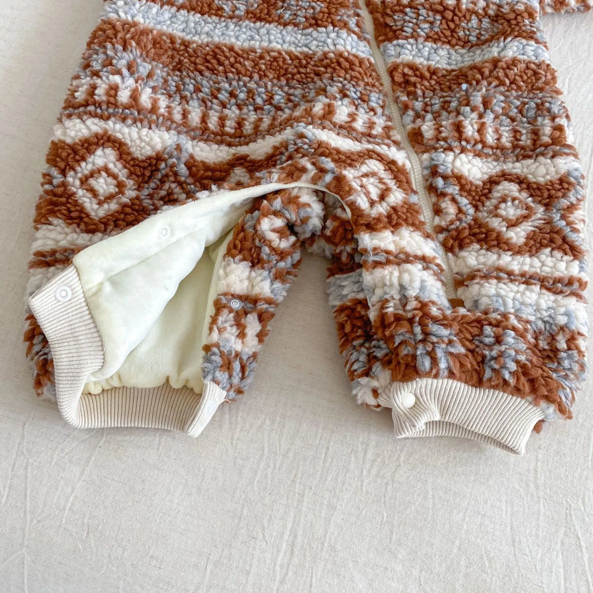 Baby lambswool romper with hat, brown or blue, long sleeve one-piece winter crawling suit in 66-90cm