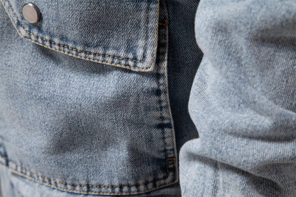 Men's plush denim jacket in dark blue with long sleeves and bag seam pockets