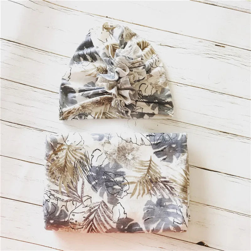 Baby wrapping cloth in white wreath hat pattern – cotton twill swaddle 70 cm