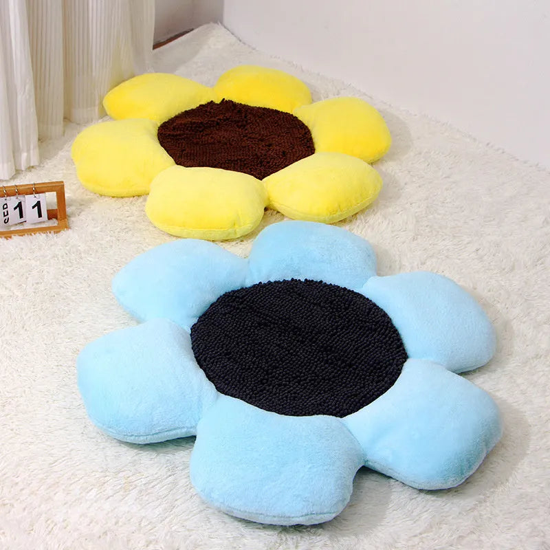 Blue round flower-shaped cat nest with raised sides, measuring 85cm across, filled with PP cotton and sponge.