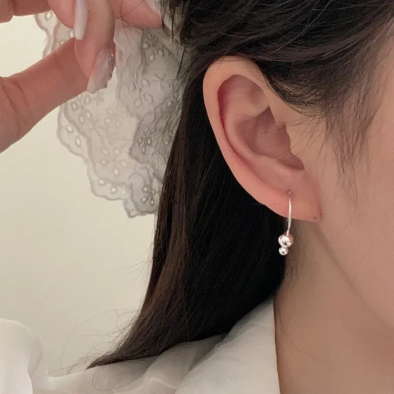 925 silver ballpoint earrings with geometric sphere shape in silver colour
