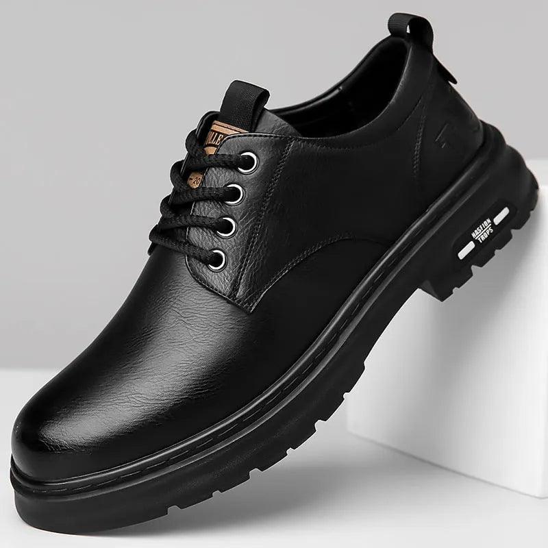 Men's retro brown casual shoes with round toe and visible stitching on artificial PU upper